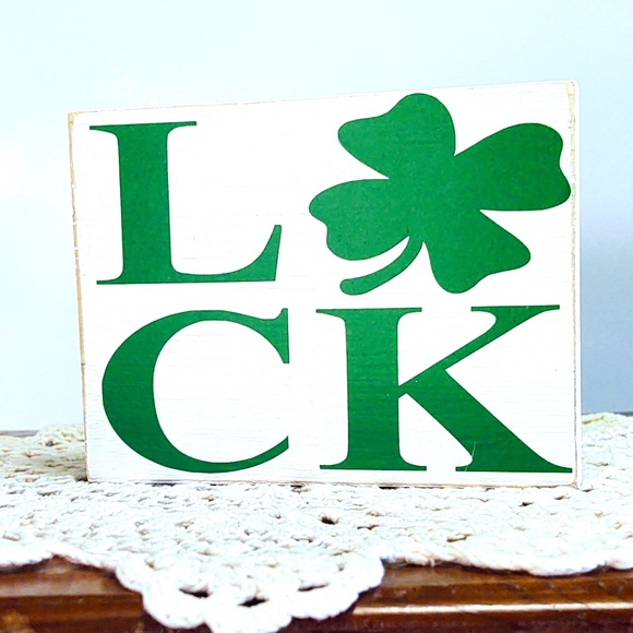 Handmade St Patrick's Day Mini Wood Sign, Tiered Tray Decor, Luck 4 Leaf Clover - Picture 1 of 1